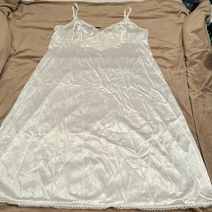 Vintage NWT Vassarette Slip / Lingerie